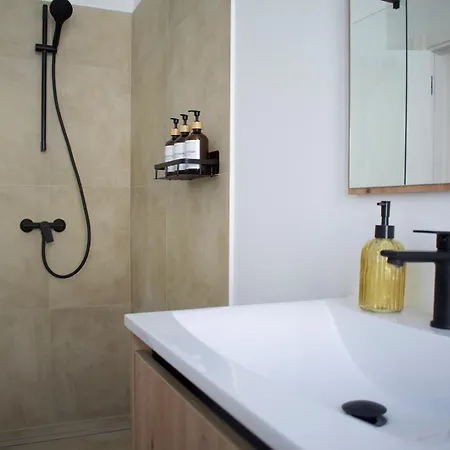 Apartamento 150m From Arena Colosseum