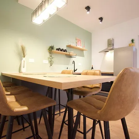 Apartment 150m From Arena Colosseum *