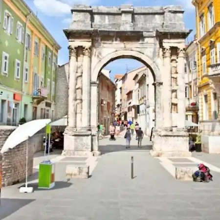 Lejlighed 150m From Arena Colosseum Pula