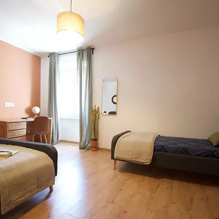 150m From Arena Colosseum Póla