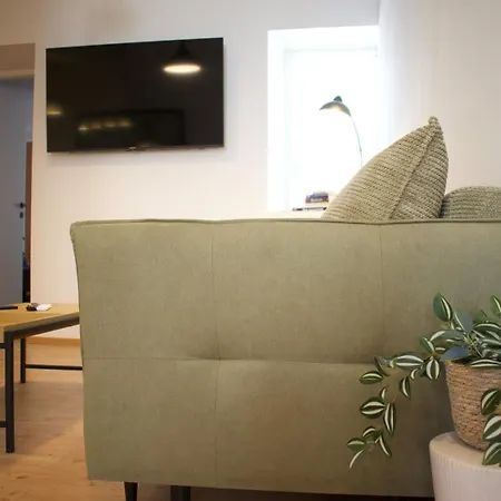 150m From Arena Colosseum Póla